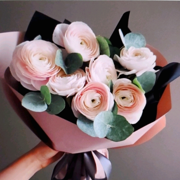 Meet your Posher, Mahrukh - Picture 1 of 2